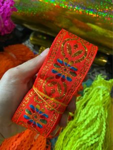 Thổ Cẩm Hoa Đối Xứng