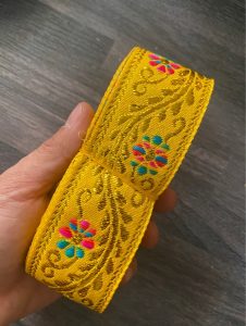 Thổ Cẩm Sóng Hoa